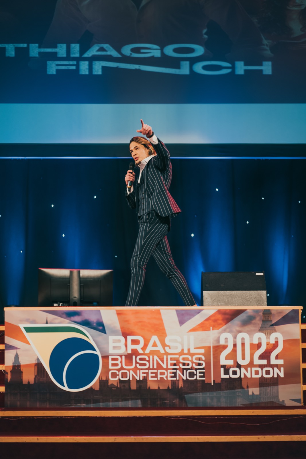 Thiago Finch em palestra na Brasil Business Conference, em Londres